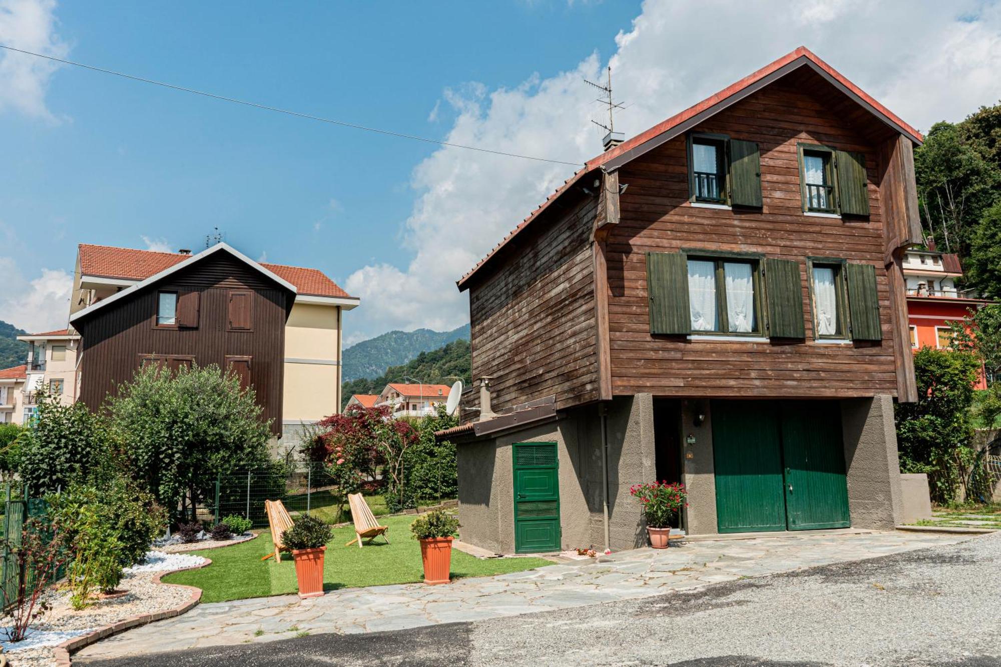 Woodhouse Paesana Villa ภายนอก รูปภาพ