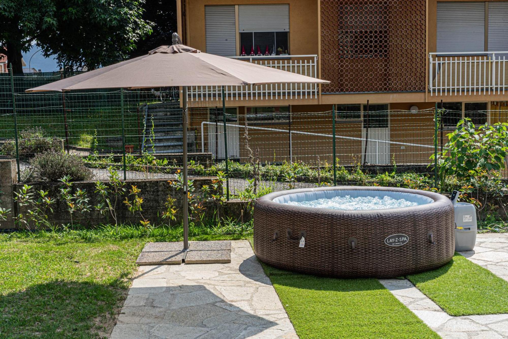 Woodhouse Paesana Villa ภายนอก รูปภาพ